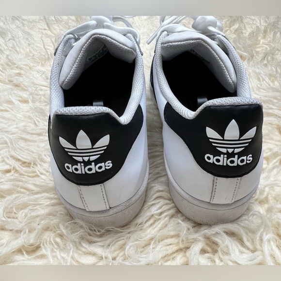 White Adidas Superstar Size 10.5 - Picture 4 of 9